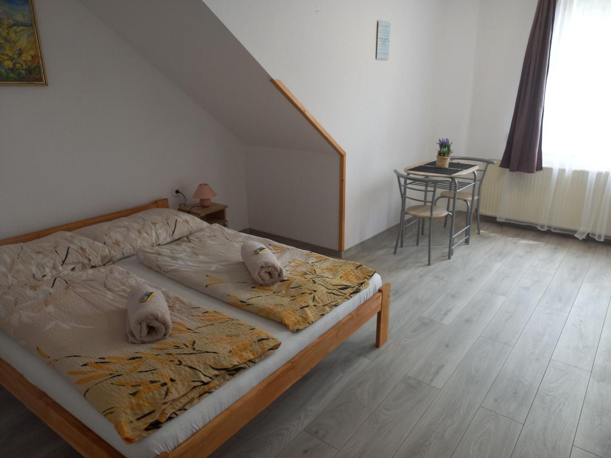 Apartament Julia Vendeghaz Sárospatak Zewnętrze zdjęcie