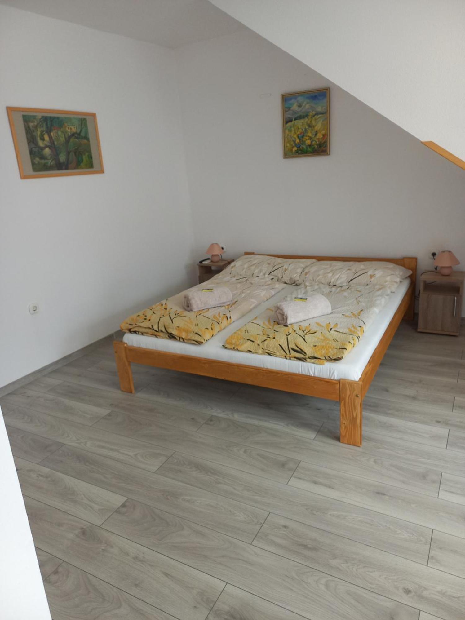 Apartament Julia Vendeghaz Sárospatak Zewnętrze zdjęcie