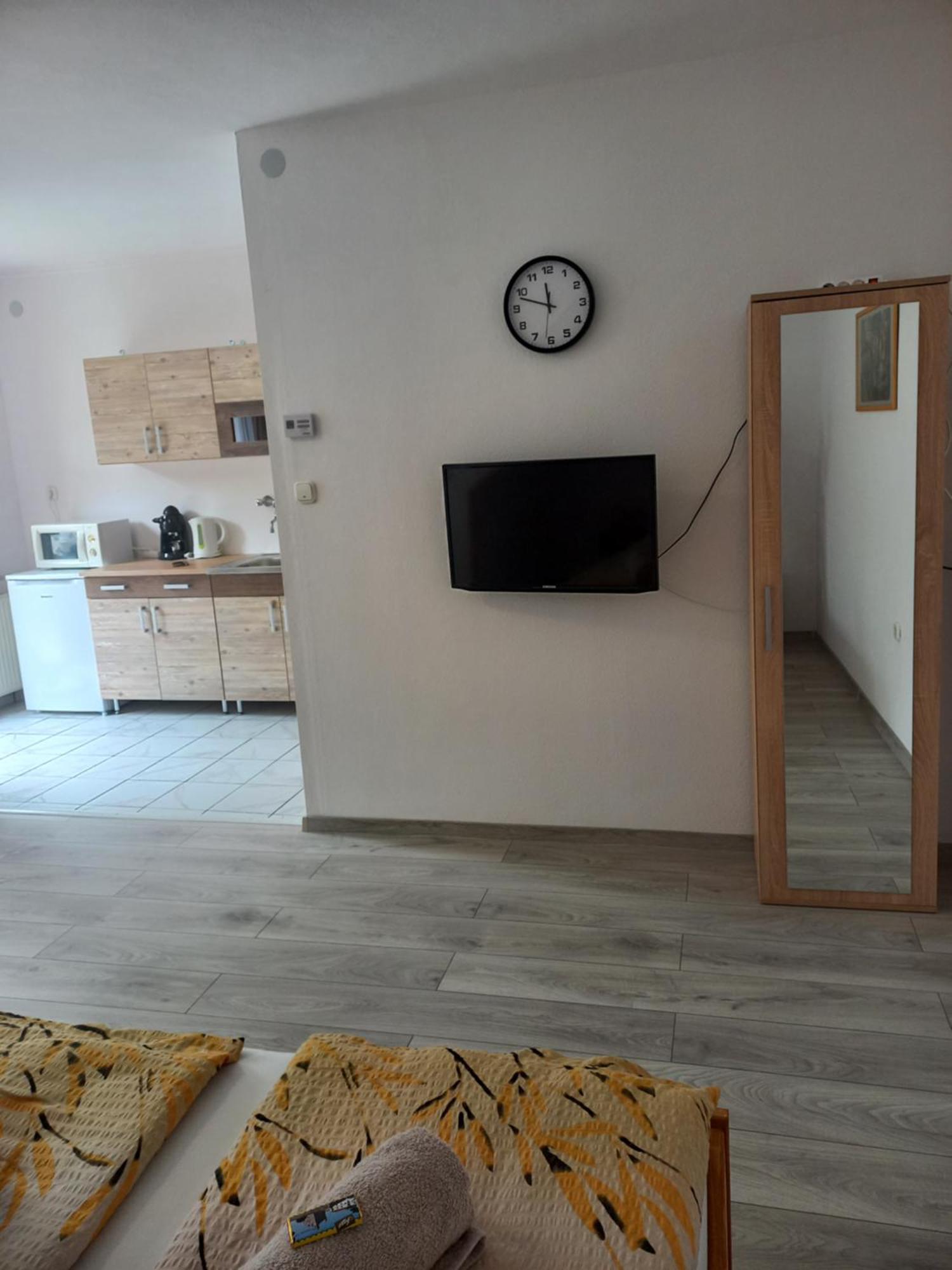 Apartament Julia Vendeghaz Sárospatak Zewnętrze zdjęcie