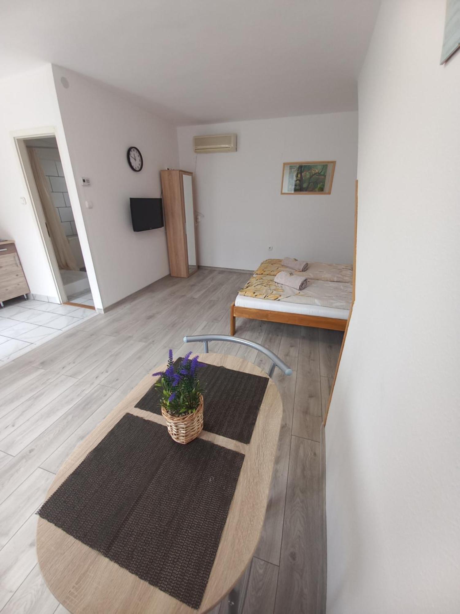 Apartament Julia Vendeghaz Sárospatak Zewnętrze zdjęcie